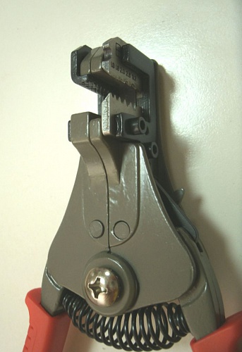 Съемник изоляции СИ-6В Инструмент для снятия изоляции с провода и кабеля фото, изображение